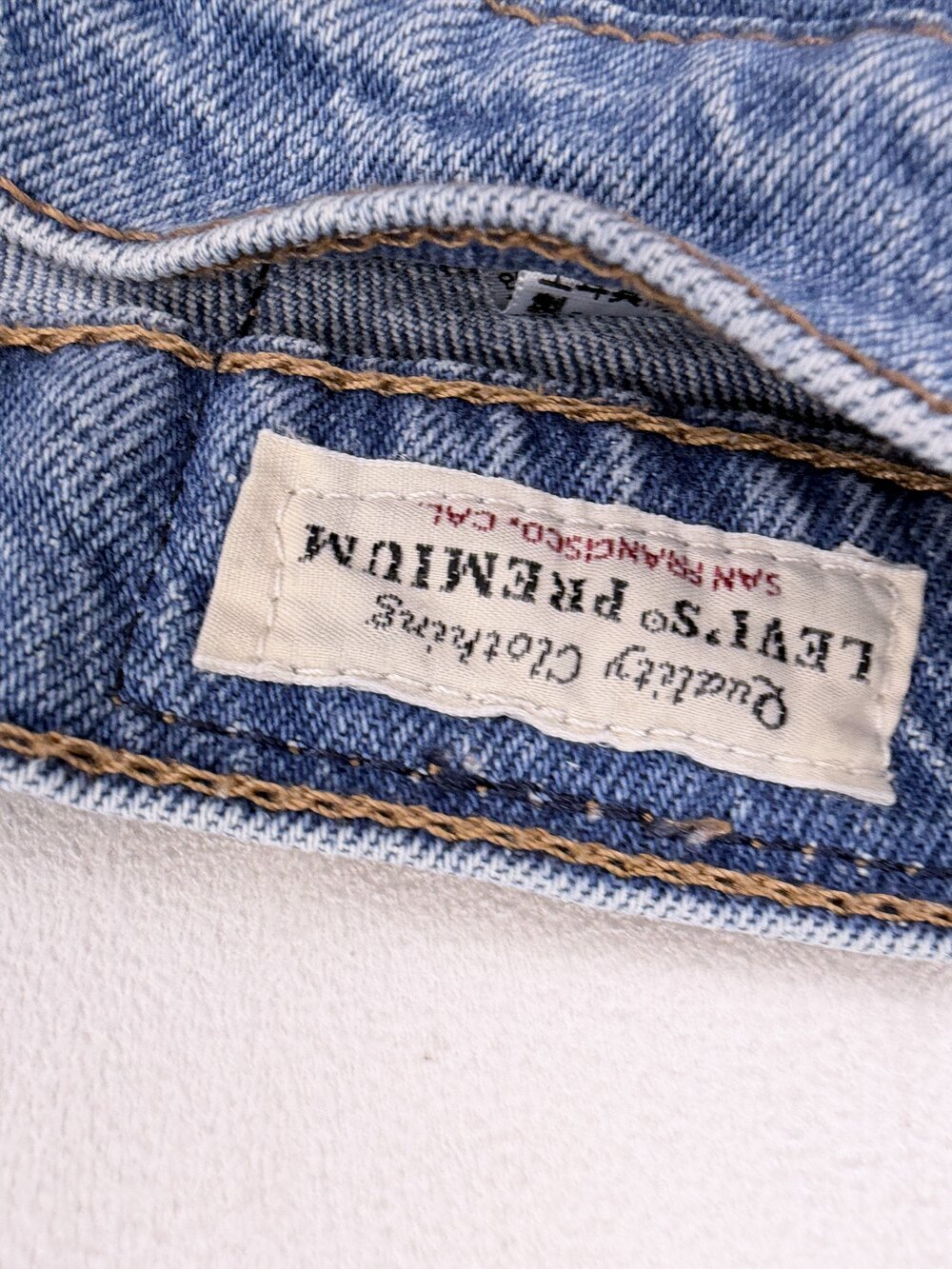 Levi's Ribcage Straight Jeans Size 26 High Rise Multi-Button - Picture 4 of 13